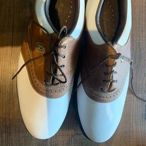 Size 11 foot joy golf shoes for men. Worn once.